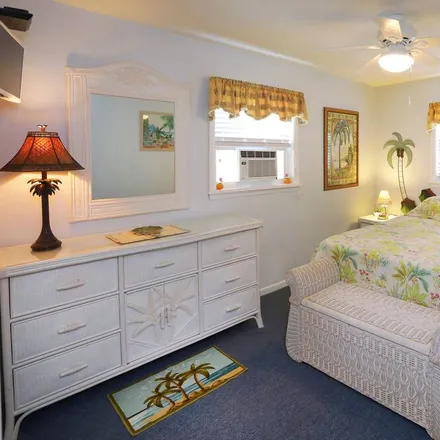 Rent this 2 bed apartment on Wildwood in NJ, 08260