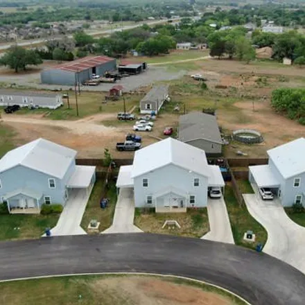 Buy this 18 bed house on 2098 9th Street in Floresville, TX 78114