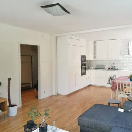 Rent this 4 bed apartment on Partihallsförbindelsen in Blomstergatan, 415 16 Gothenburg