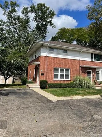 Buy this 2 bed condo on 2604 Rochester Road in Royal Oak, MI 48073