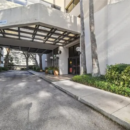 Buy this 2 bed condo on 2374 Bayshore Boulevard in Tampa, FL 33629