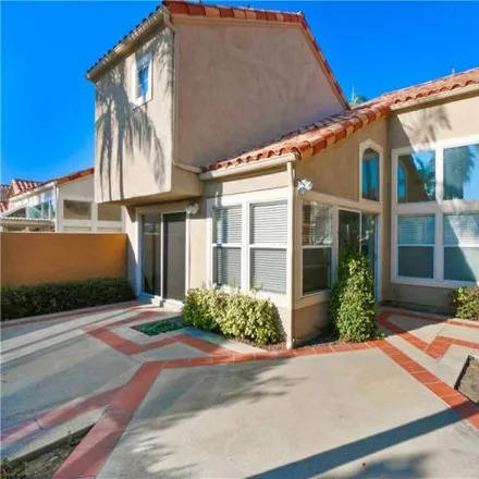 Image 3 - 17 Almeria, Irvine, CA 92614, USA - House for sale