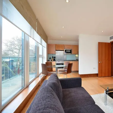 Rent this 2 bed apartment on Marlborough Road in Strand-on-the-Green, London