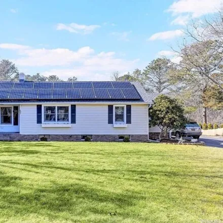 Rent this 3 bed house on 51 Peters Lane in Quiogue, Suffolk County