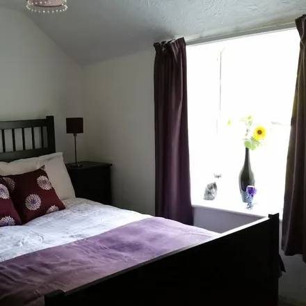 Rent this 3 bed townhouse on Treverbyn in PL26 8XG, United Kingdom