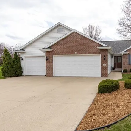 Buy this 4 bed house on 4599 Fieldwood Lane in Grand Chute, WI 54913