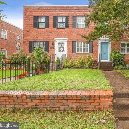 Buy this 2 bed townhouse on 900 Franklin Street in Alexandria, VA 22314