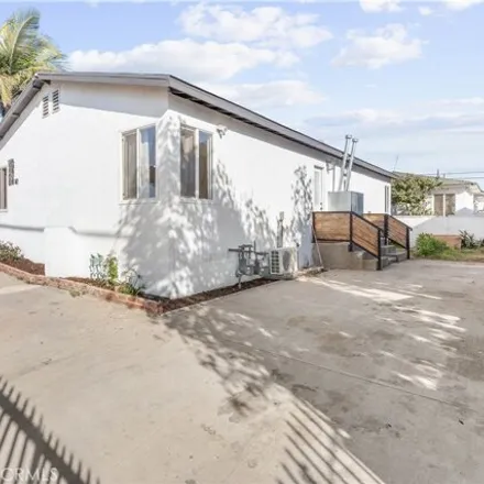 Buy this 32 bed house on Monterey Motel in 13200 South Vermont Avenue, Los Angeles