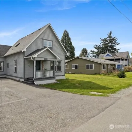 Buy this 3 bed house on 111 7th St in Snohomish, Washington