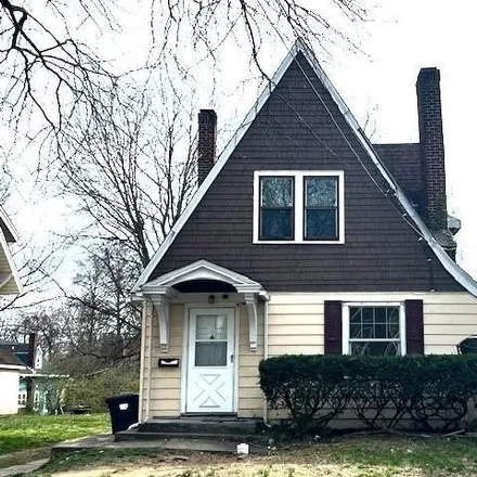 Buy this 2 bed house on 23 Parkway Avenue in Cincinnati, OH 45216