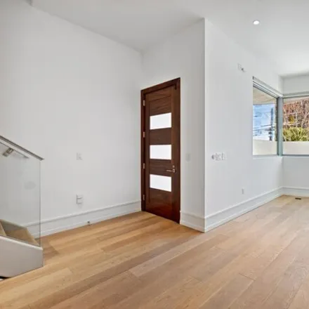 Image 3 - The Pacific, 2121 Webster Street, San Francisco, CA 94115, USA - Townhouse for sale