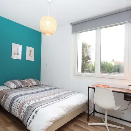 Rent this 1 bed apartment on 61 Route de Clisson in 44230 Saint-Sébastien-sur-Loire, France