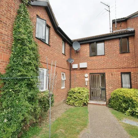 Image 2 - Oakley Close, Grays, RM20 4AN, United Kingdom - Apartment for rent