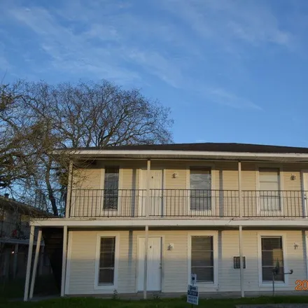 Rent this 2 bed duplex on 4551 Y A Tittle Avenue in Tigerland Acres, Baton Rouge