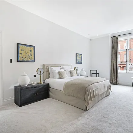 Image 1 - 26 Pont Street, London, SW1X 9SG, United Kingdom - Apartment for rent