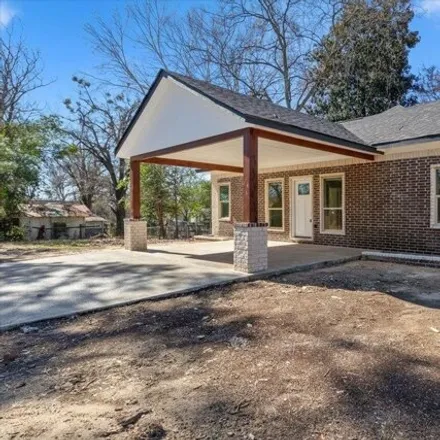 Image 2 - 1223 N Edwards Ave, Mount Pleasant, Texas, 75455 - House for sale