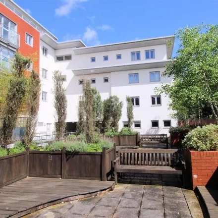 Image 2 - Constitution Hill, Horsell, GU22 7RX, United Kingdom - Apartment for rent