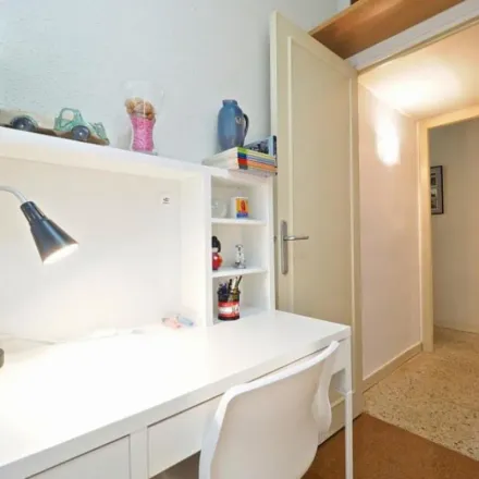 Image 5 - Carrer de Sant Antoni Maria Claret, 75, 08037 Barcelona, Spain - Apartment for rent