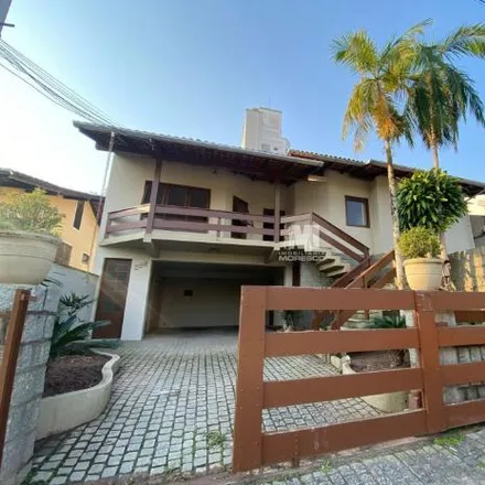 Rent this 6 bed house on Santander in Avenida Monte Castelo, Centro I