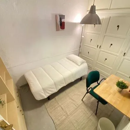 Image 5 - Calle de Lope de Vega, 28014 Madrid, Spain - Apartment for rent