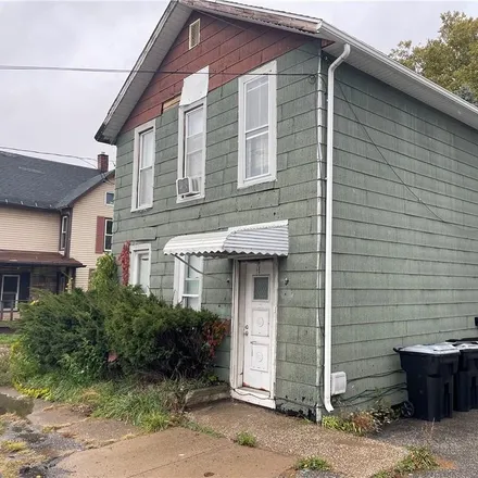 Image 2 - 3021 Pine Avenue, Erie, PA 16504, USA - Duplex for sale