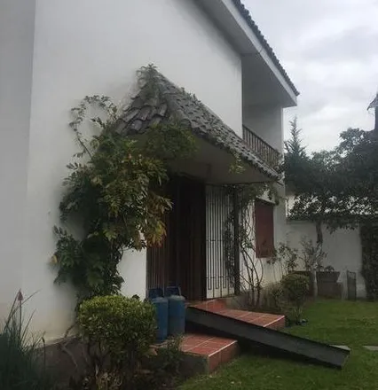 Image 2 - Chilli Wings, Avenida General Eloy Alfaro, 170504, Quito, Ecuador - House for sale