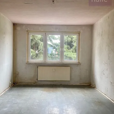 Rent this 3 bed apartment on Straße des Aufbaus 51 in 06388 Gröbzig, Germany