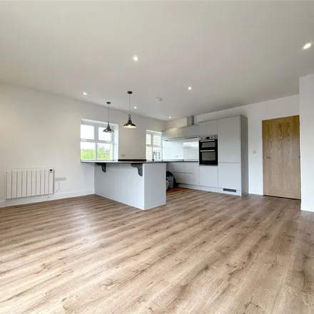 Image 4 - 17 Chaucer Grove, Exeter, EX4 7JF, United Kingdom - Apartment for rent