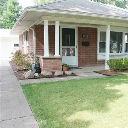 Rent this 3 bed house on 4024 W Webster Road