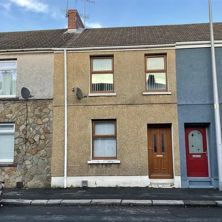 Rent this 2 bed townhouse on The Duke of Wellington Inn in Dilwyn Street, Llanelli