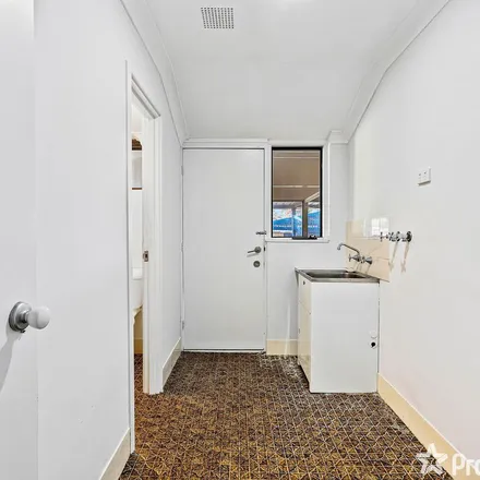 Image 5 - Strelitzia Avenue, Forrestfield WA 6058, Australia - Apartment for rent
