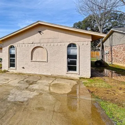 Rent this 3 bed house on 3679 Brighton Drive in Denton, TX 76210