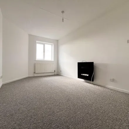 Image 3 - Blake & Squires, Woodhill Views, Nailsea, BS48 1JF, United Kingdom - Apartment for rent
