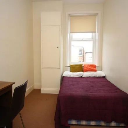 Image 3 - Dene House, 36-42 Grosvenor Road, Newcastle upon Tyne, NE2 2RP, United Kingdom - Apartment for rent