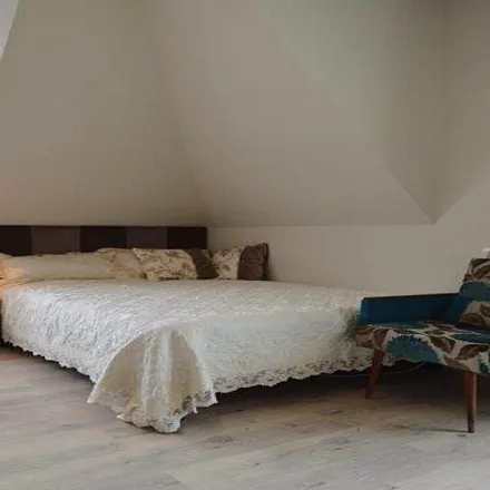 Rent this 1 bed apartment on Urząd Miasta Płocka in Plac Stary Rynek 1, 09-400 Płock