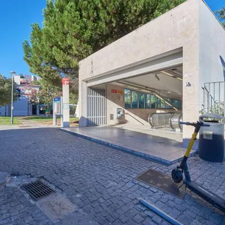 Rent this 2 bed apartment on Papelaria de Alberto Costa in Rua Professor Barbosa Sueiro, 1600-477 Lisbon