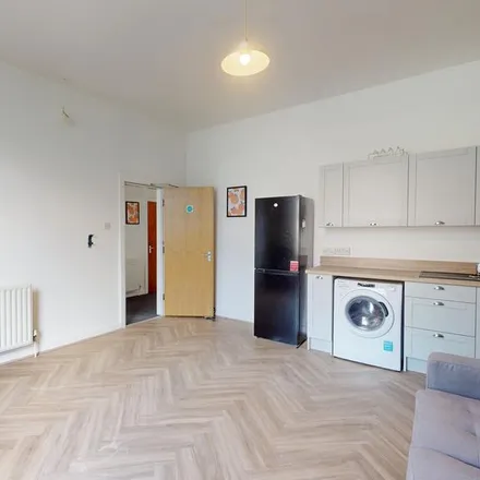 Rent this 4 bed apartment on 19 Moorland Avenue in Leeds, LS6 1AP
