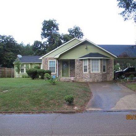 Rent this 3 bed house on N Union Ave in Winona, MS