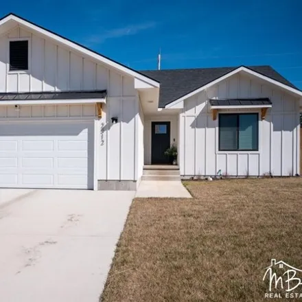 Buy this 3 bed house on 4272 East Mary Street in Garden City, KS 67846