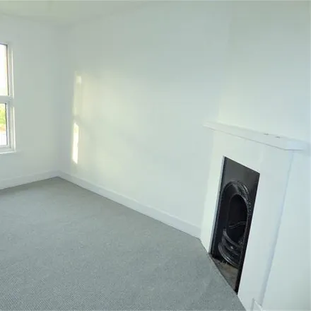 Image 7 - Saint Peter's Road, Warley, CM14 5JF, United Kingdom - Townhouse for rent