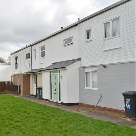 Rent this 4 bed townhouse on unnamed road in Redditch, B98 7NH