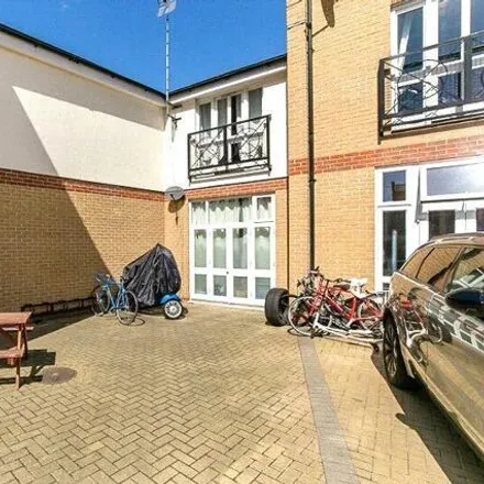 Rent this studio apartment on 5 St Georges Mews in London, SE8 3RG