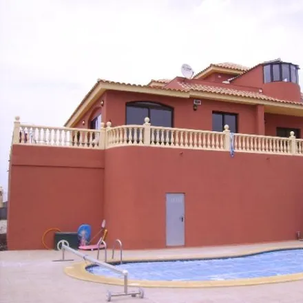 Buy this 3 bed house on Madrid in M-823, 28052 Madrid