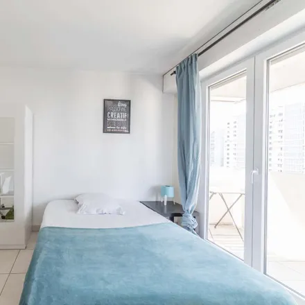 Rent this 4 bed room on 9 Rue de Londres in 67000 Strasbourg, France