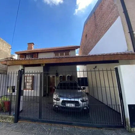 Buy this 3 bed house on unnamed road in Partido de Lomas de Zamora, Lomas de Zamora