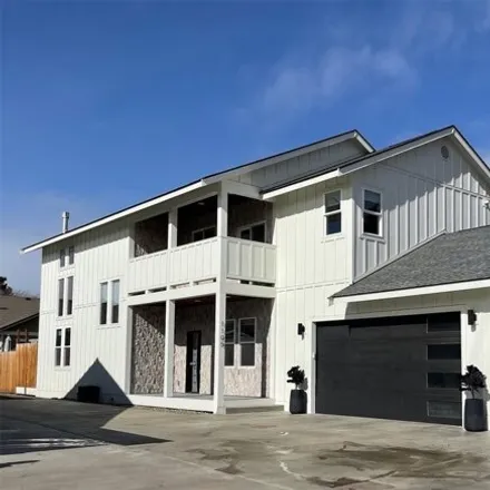 Buy this 3 bed house on 1113 North Pfenning Road in Ellensburg, WA 98926