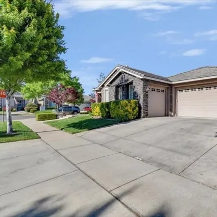 Buy this 3 bed house on 1162 Barwick Way in Yuba City, CA 95991