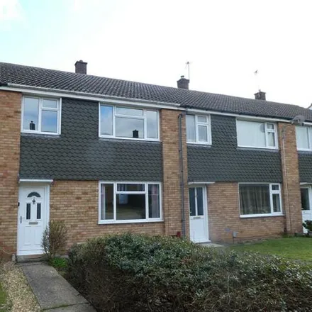 Rent this 3 bed townhouse on Mersey Way in Bedford, MK41 7AZ