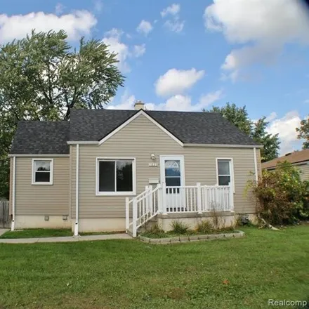 Rent this 3 bed house on 1825 East 10 Mile Road in Royal Oak, MI 48067