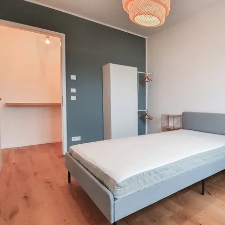 Rent this 4 bed room on Leopoldplatz in 13353 Berlin, Germany